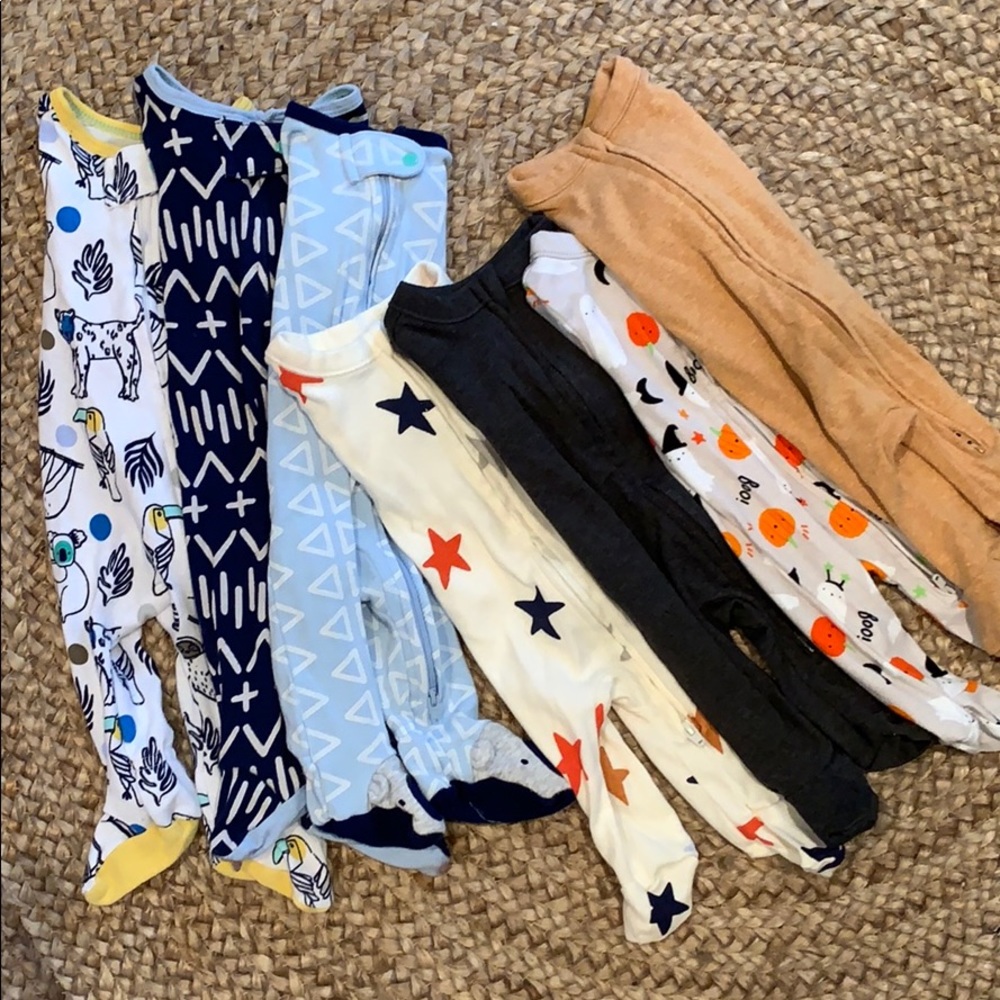 Newborn zip, footed onesies
